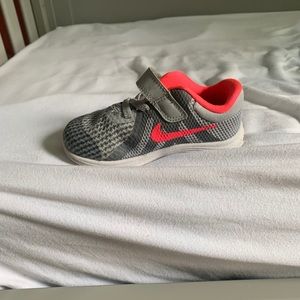 Toddler Girl Nike sz 6
